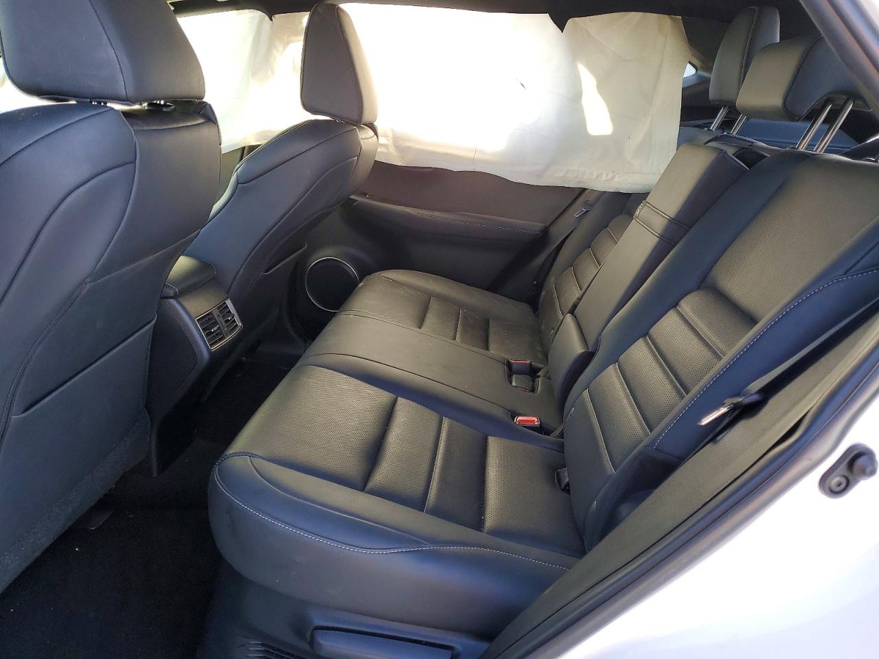 LEXUS NX 300 2021 — 11
