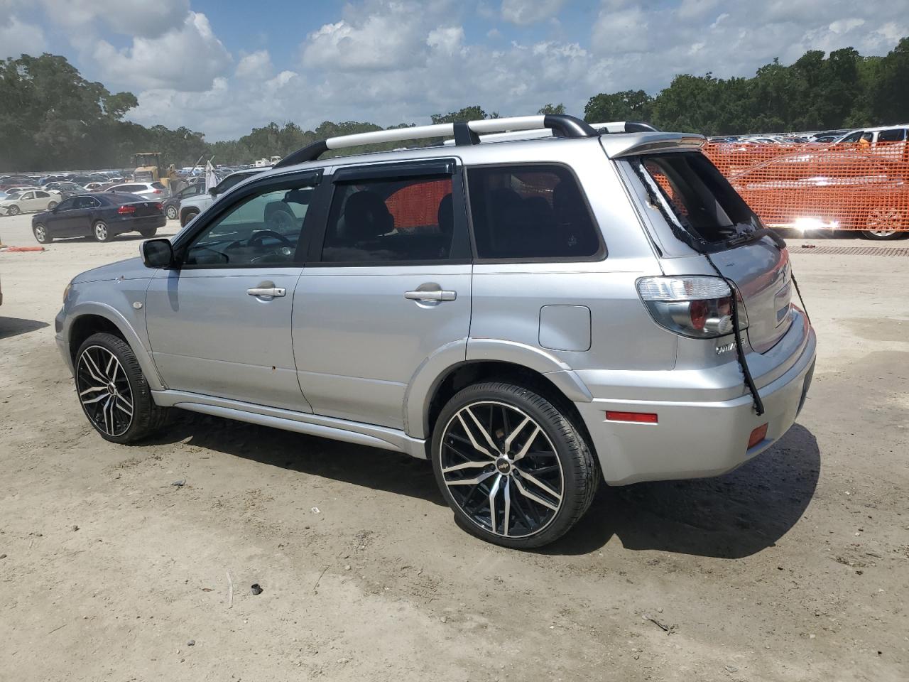 MITSUBISHI OUTLANDER 2005 — 3