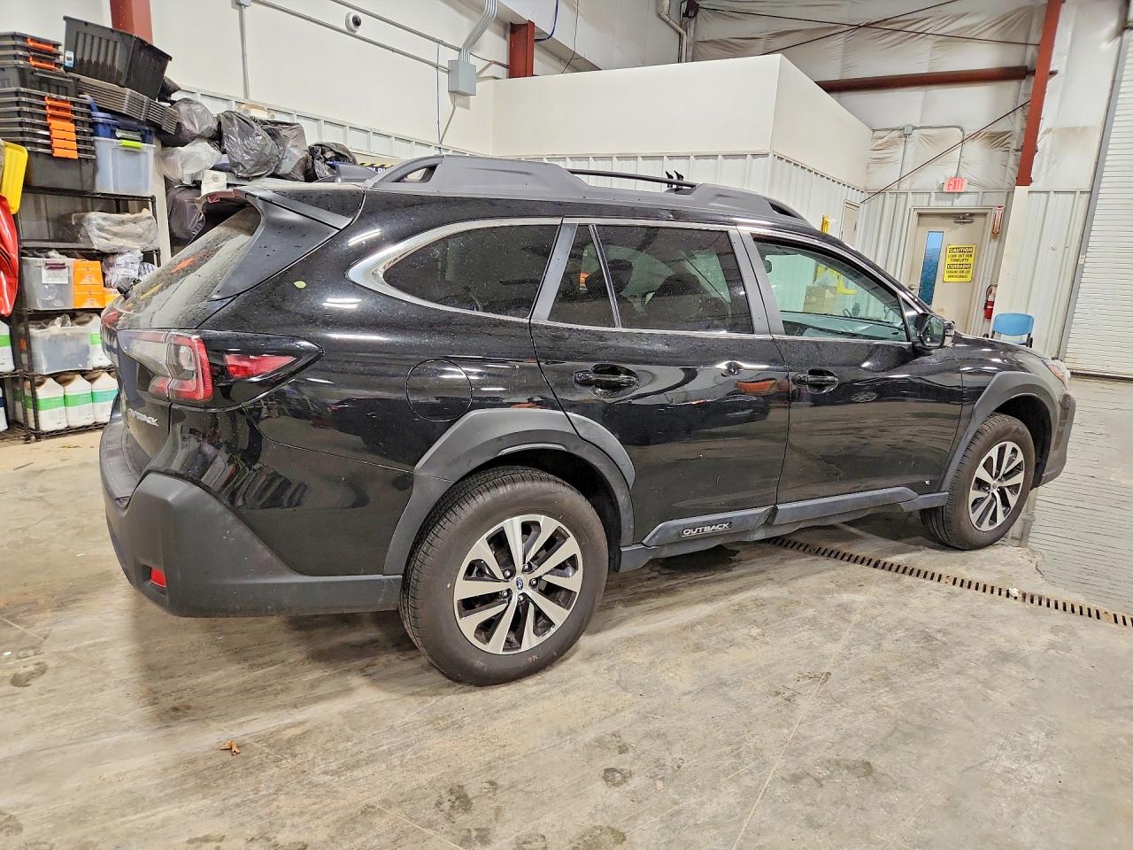 SUBARU OUTBACK 2025 — 4