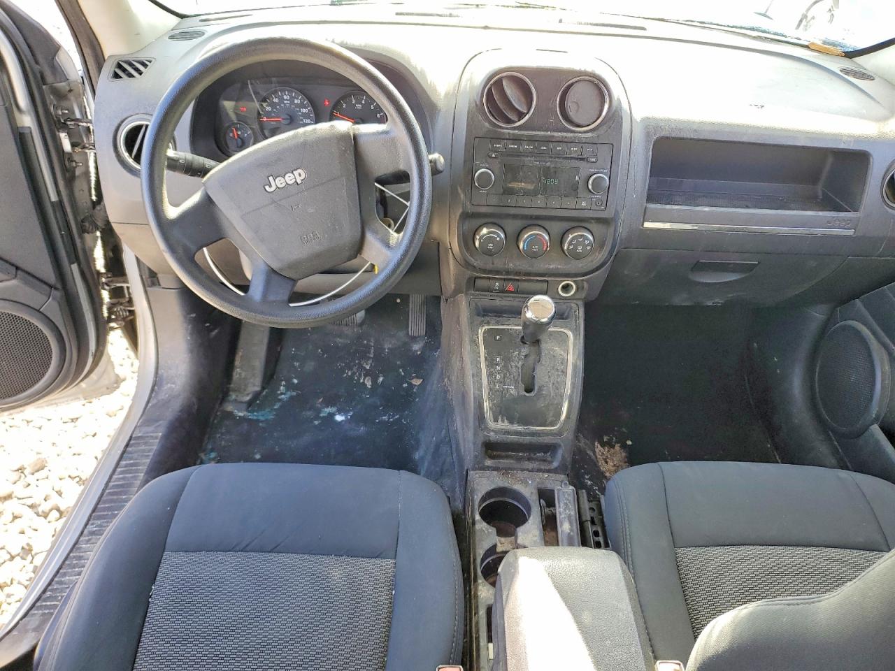 JEEP PATRIOT 2010 — 9