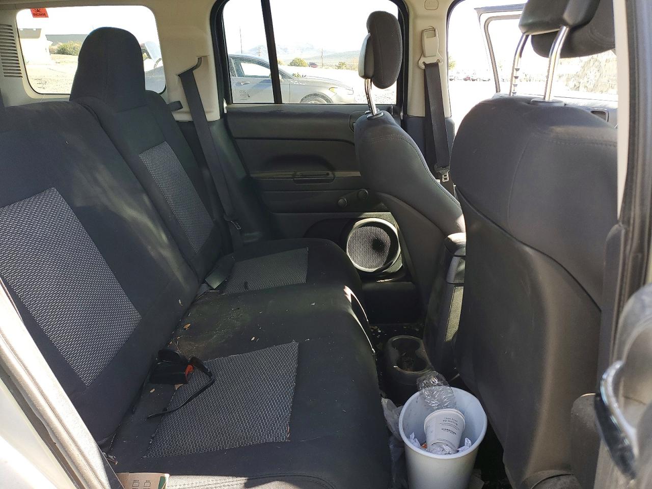 JEEP PATRIOT 2010 — 12