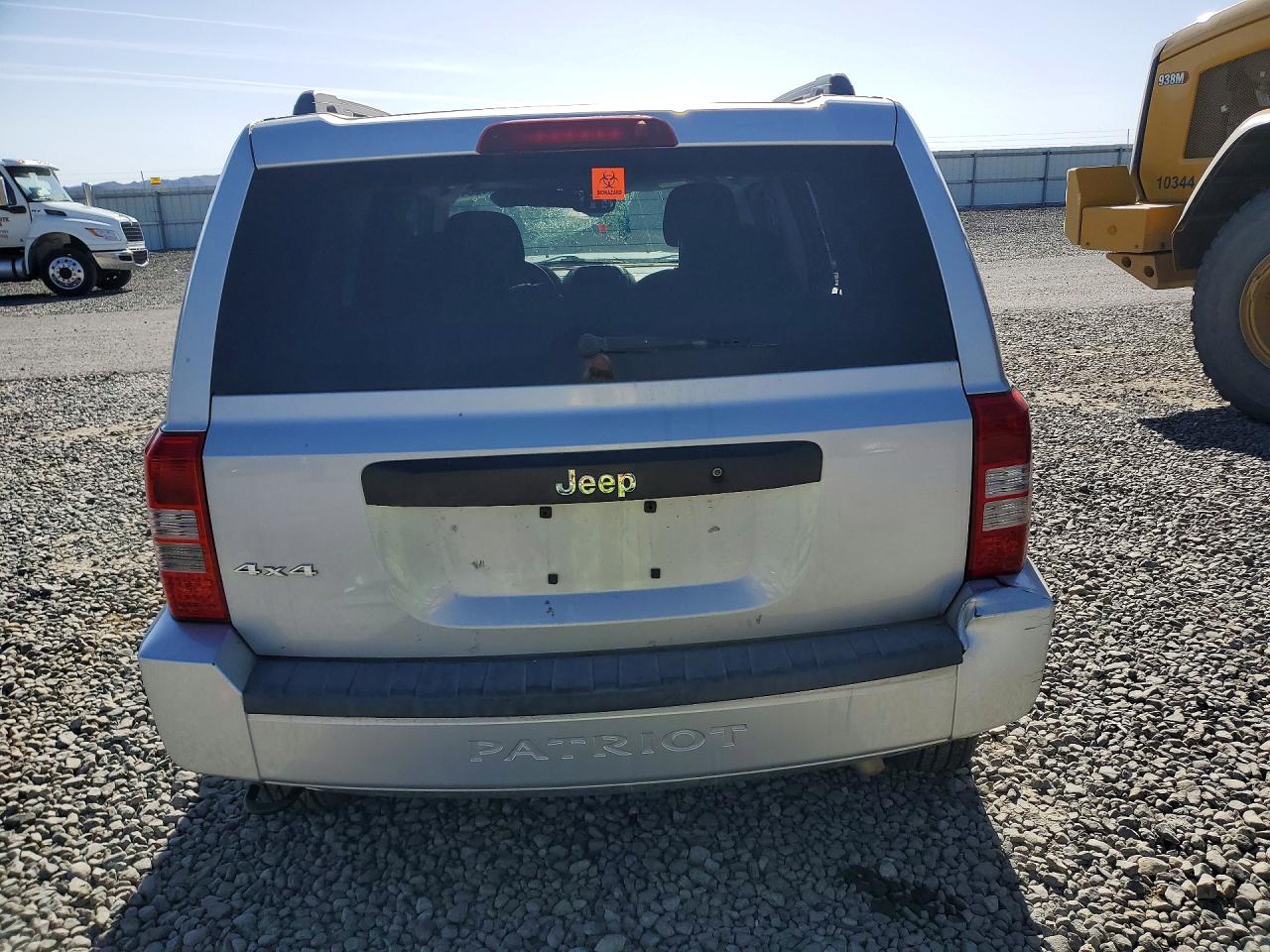 JEEP PATRIOT 2010 — 7