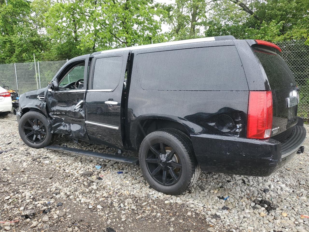 CADILLAC ESCALADE 2011 — 3