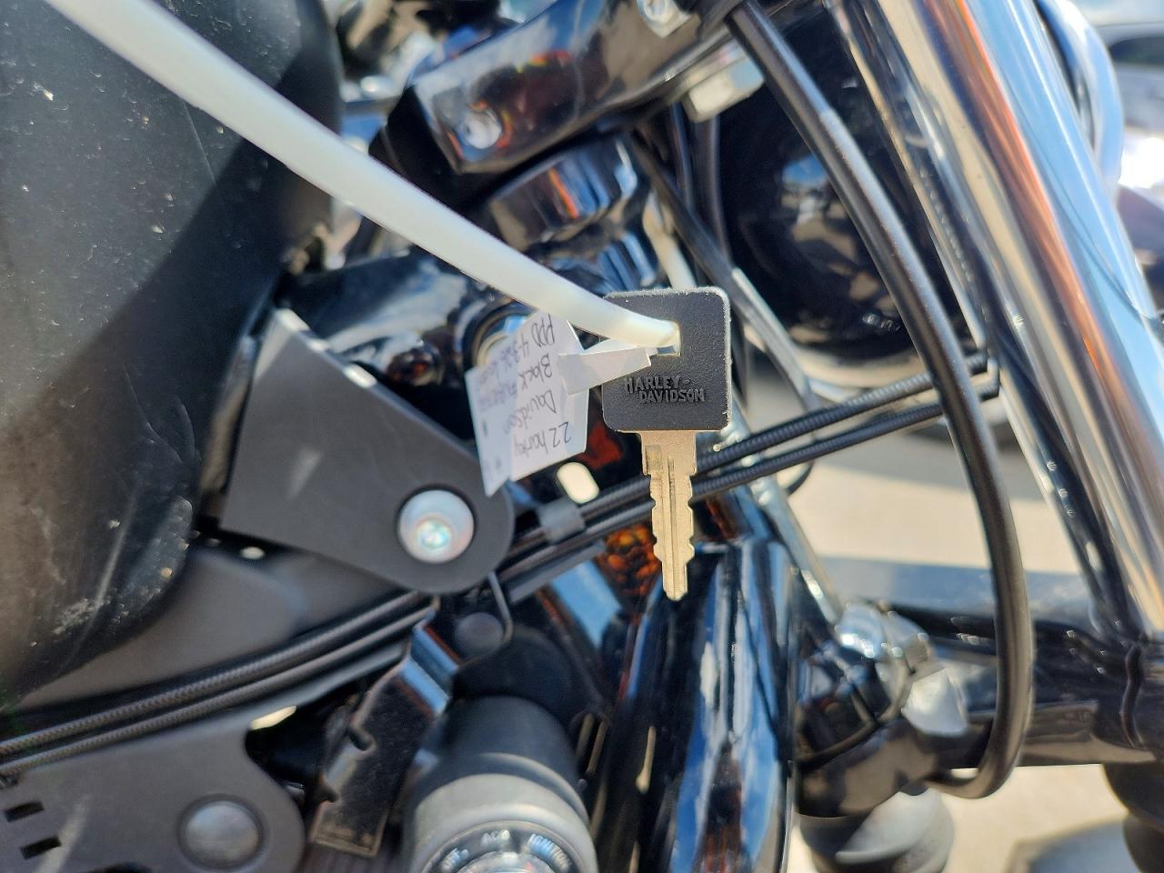 HARLEY-DAVIDSON XL883 2022 — 9