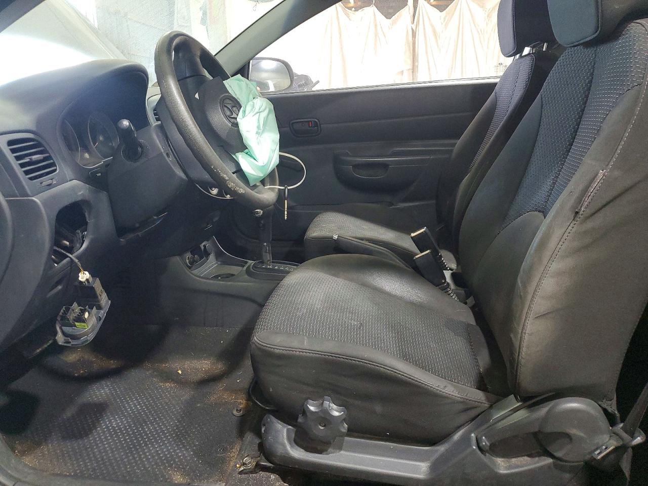 HYUNDAI ACCENT 2010 — 8