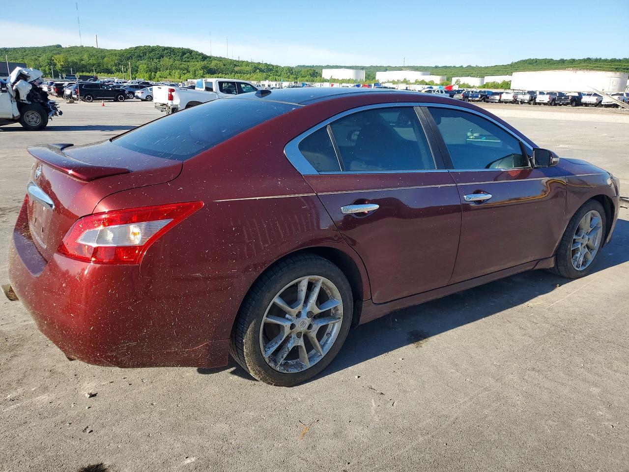 NISSAN MAXIMA 2011 — 4