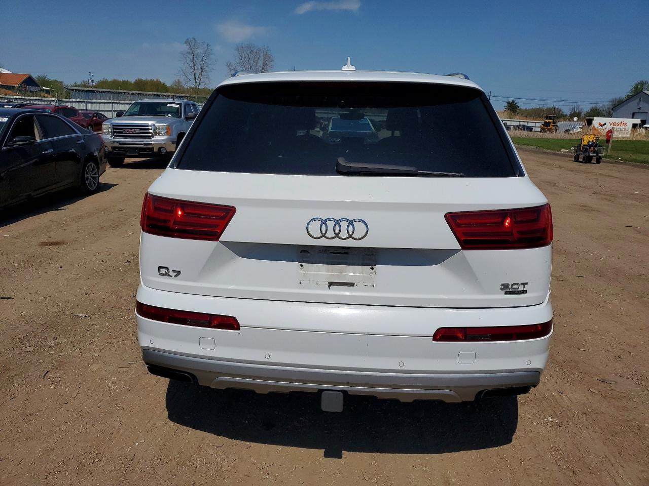 AUDI Q7 2017 — 7
