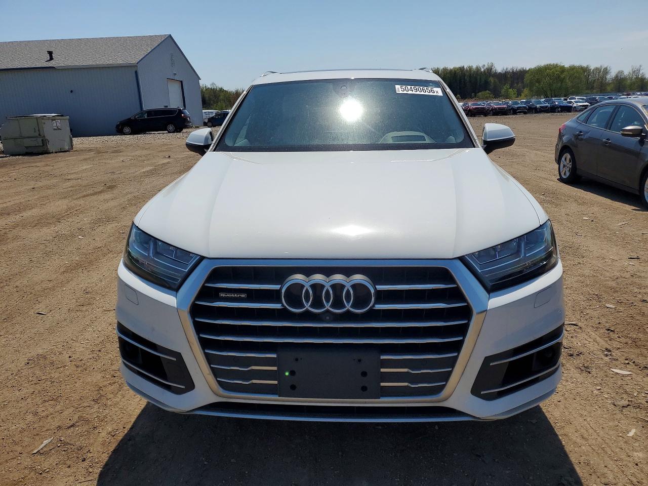 AUDI Q7 2017 — 6
