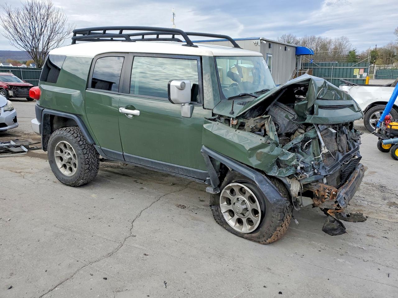 2011 TOYOTA FJ CRUISER BASE