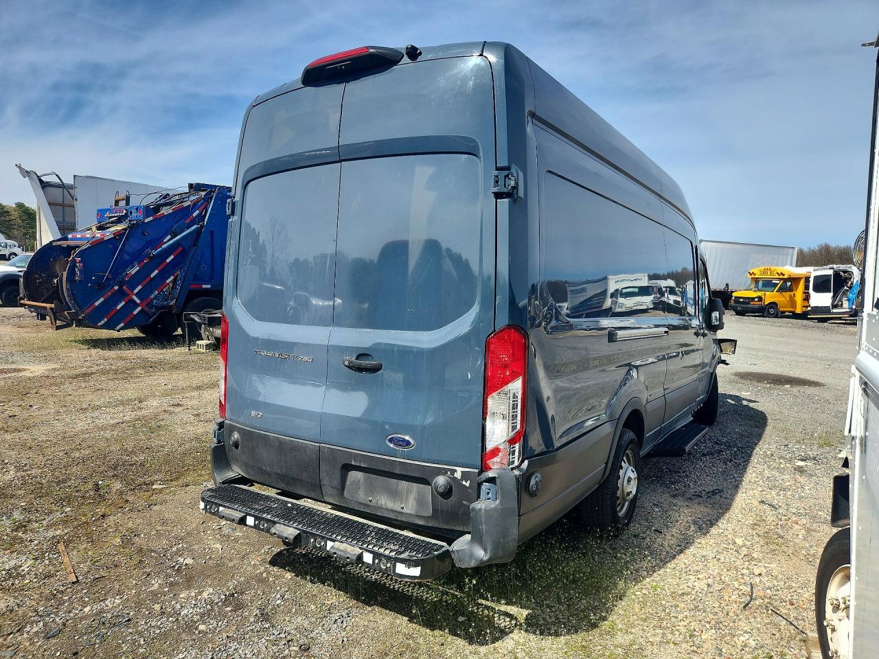 FORD TRANSIT T-250 2023 — 4
