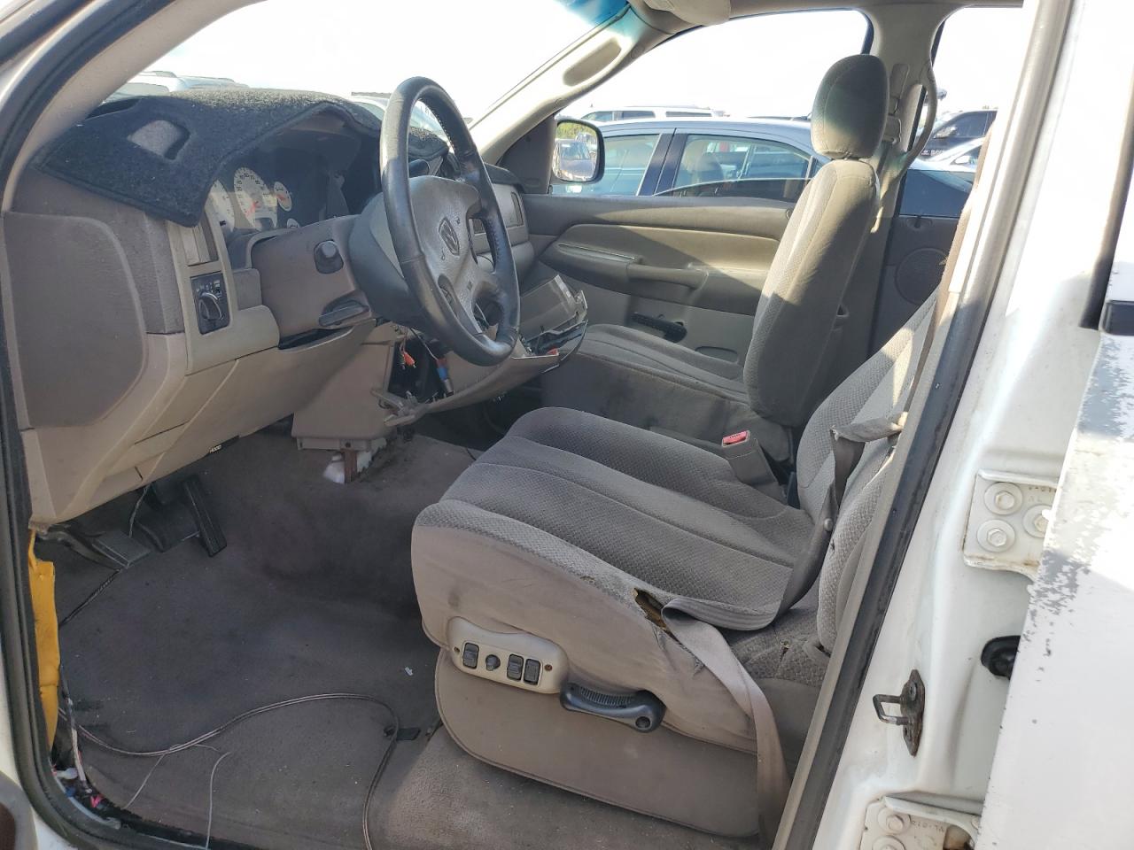DODGE RAM 1500 2002 — 8