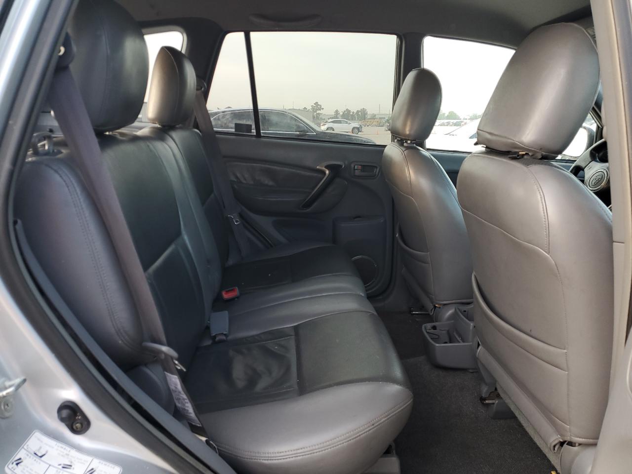 TOYOTA RAV4 2001 — 12