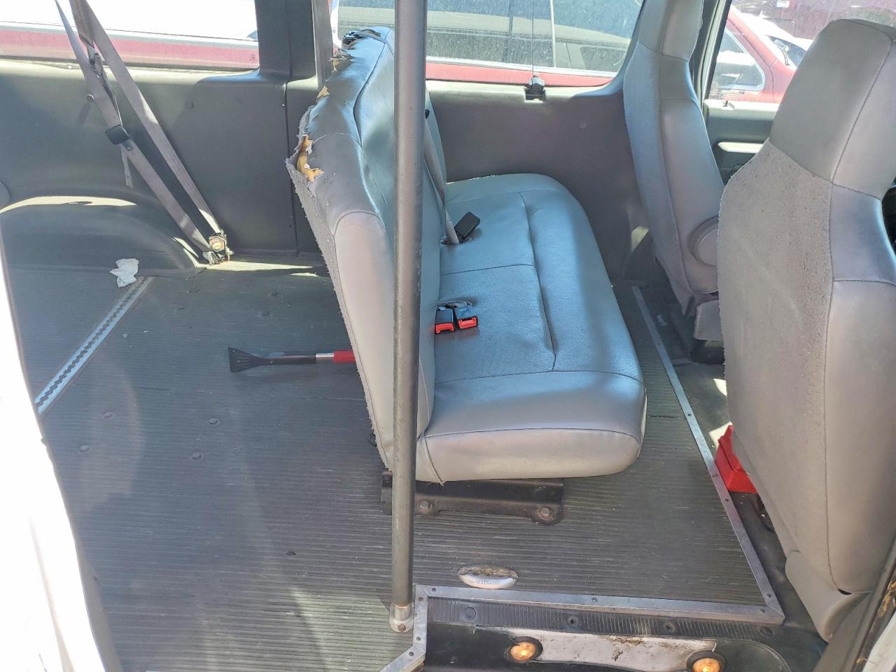 FORD ECONOLINE 2012 — 11