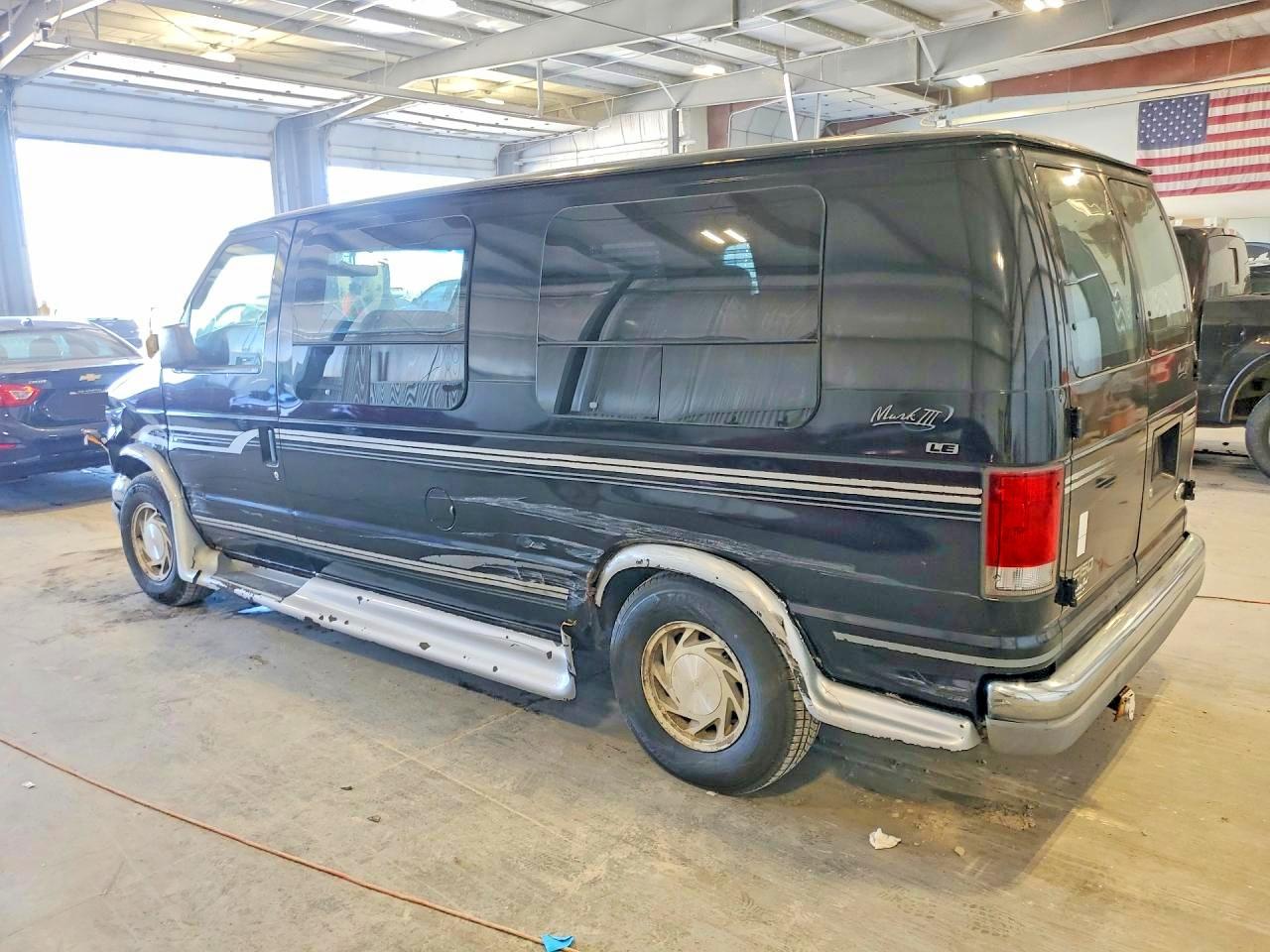 FORD ECONOLINE 2000 — 3