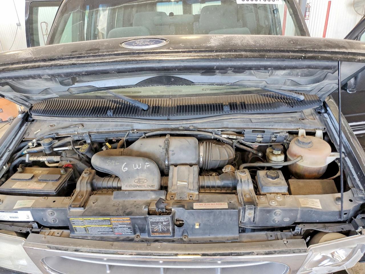 FORD ECONOLINE 2000 — 13