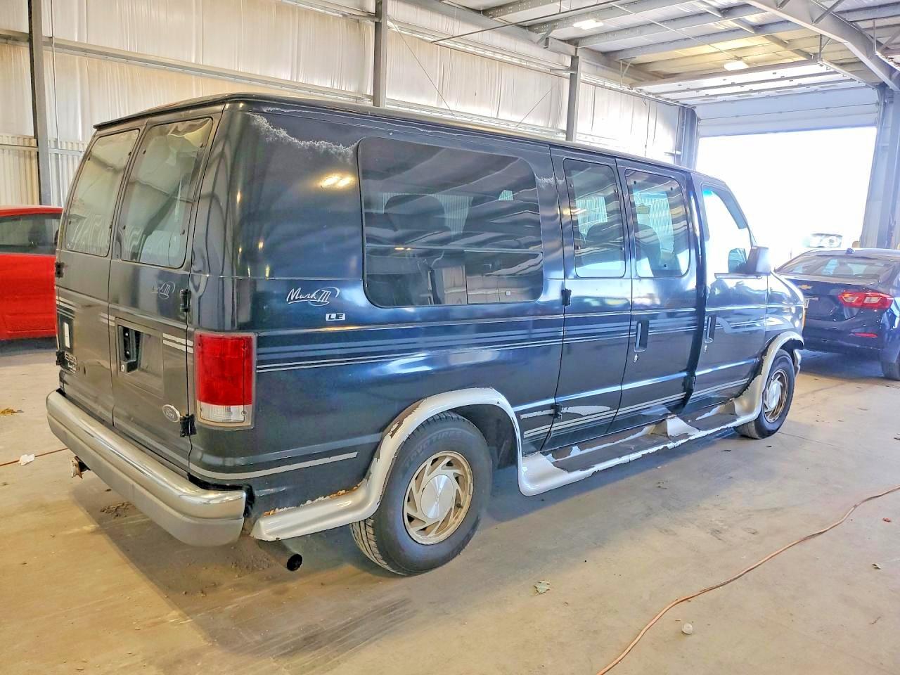 FORD ECONOLINE 2000 — 4
