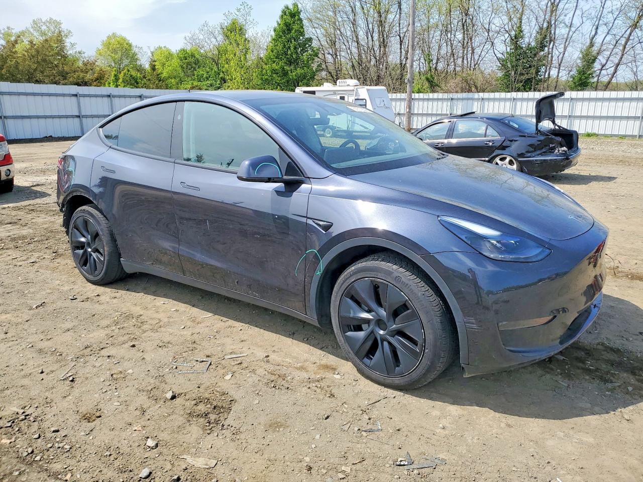 TESLA MODEL Y 2025 — 5