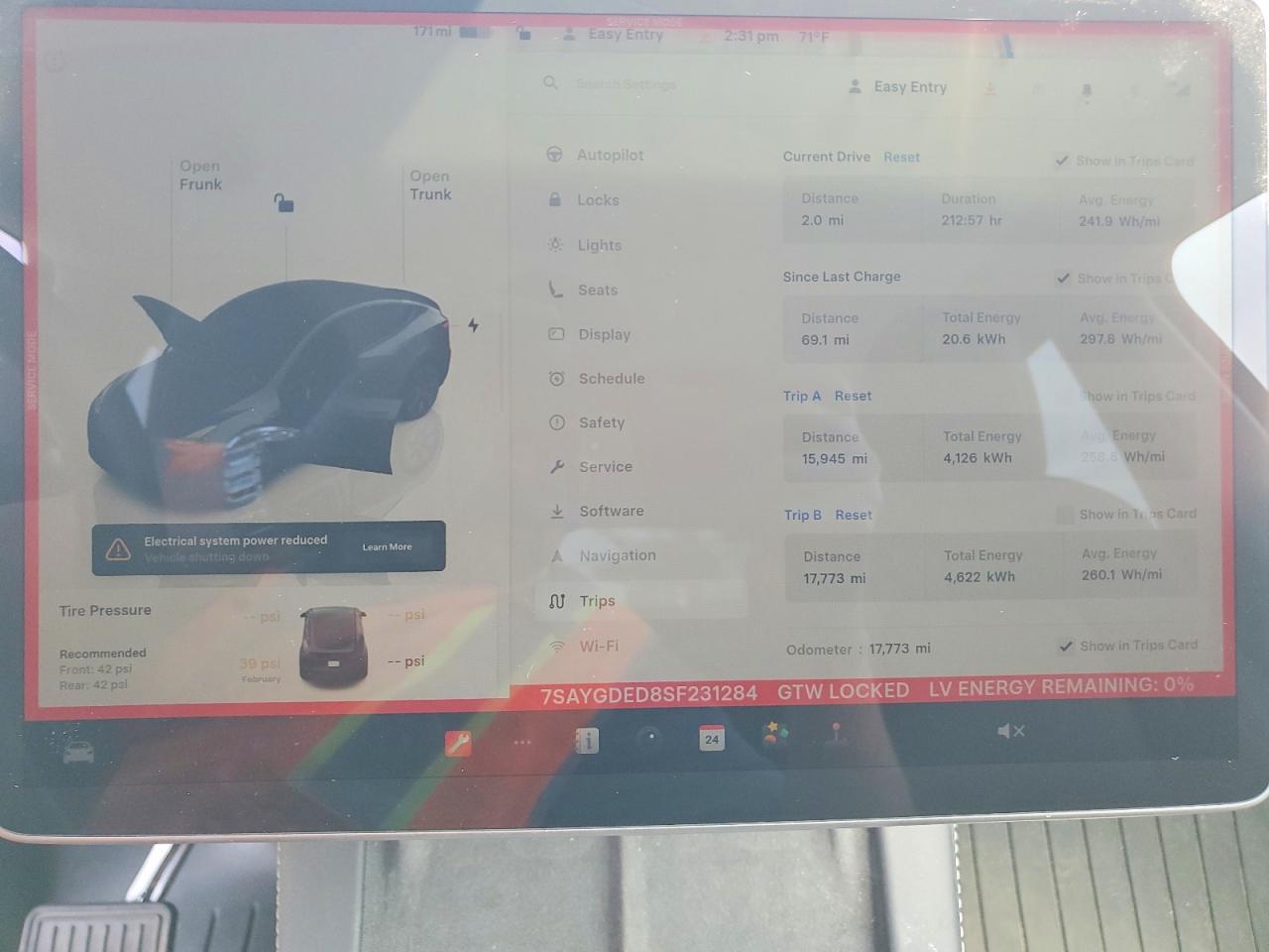 TESLA MODEL Y 2025 — 10