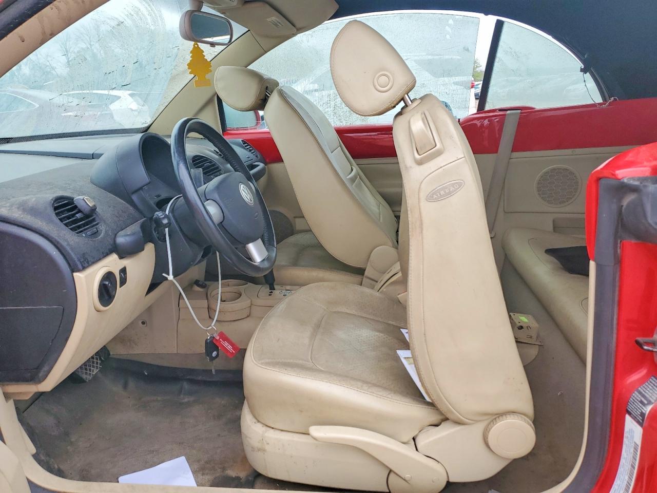 VOLKSWAGEN NEW BEETLE 2004 — 8