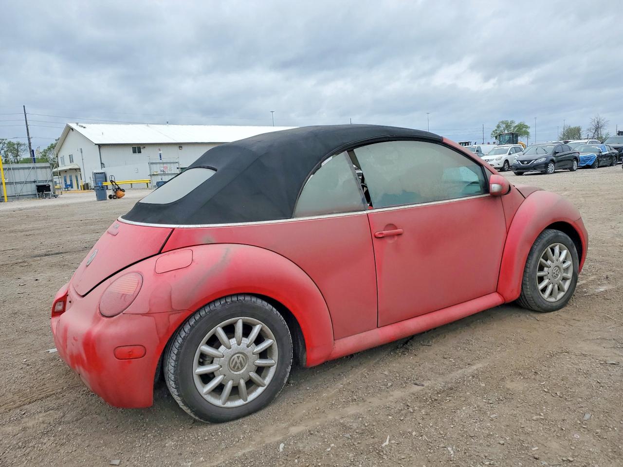 VOLKSWAGEN NEW BEETLE 2004 — 4