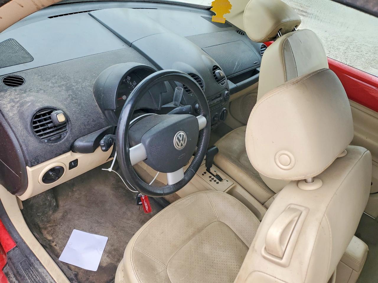 VOLKSWAGEN NEW BEETLE 2004 — 9
