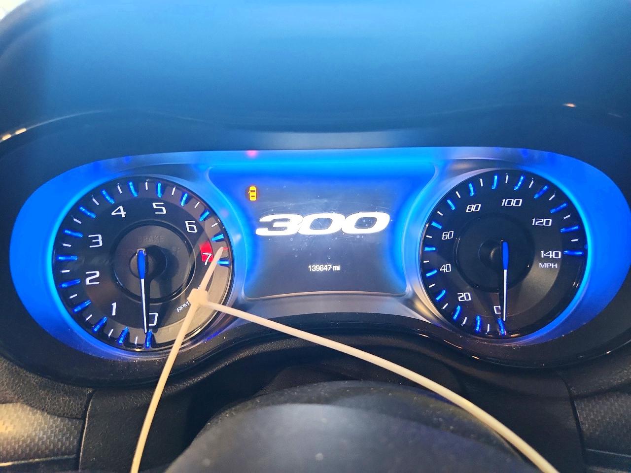 CHRYSLER 300 2015 — 10