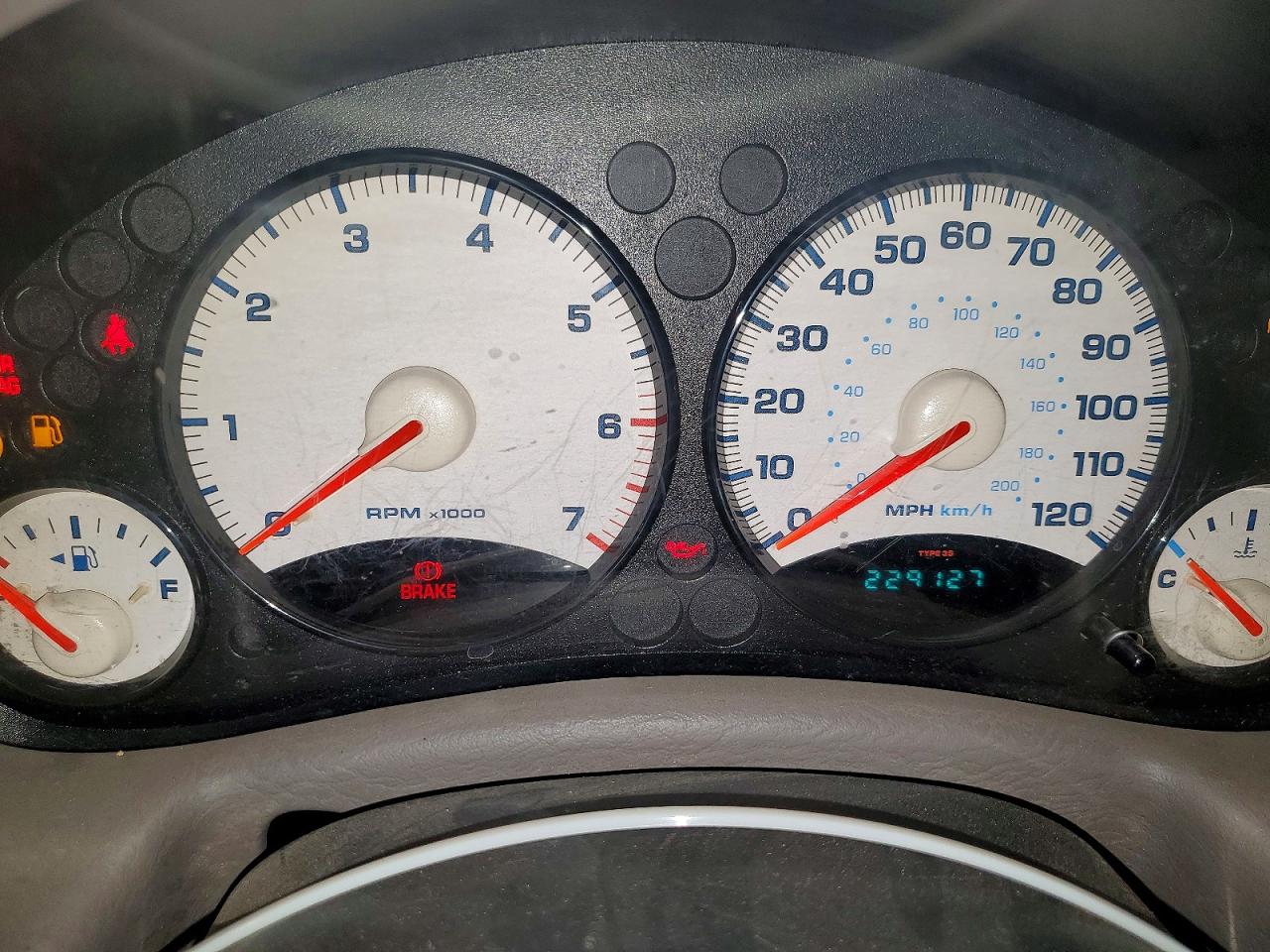 JEEP LIBERTY 2004 — 10