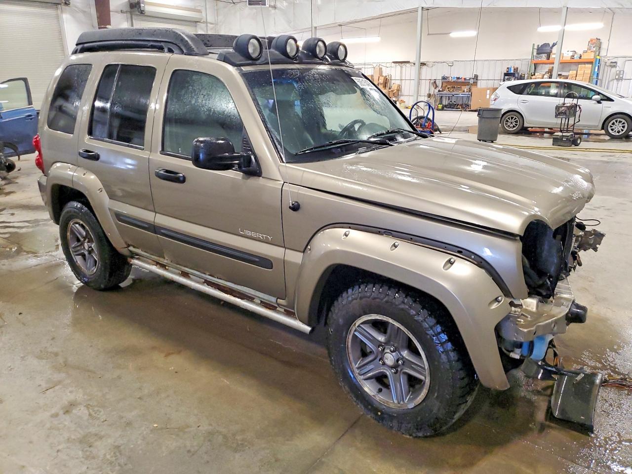 JEEP LIBERTY 2004 — 5