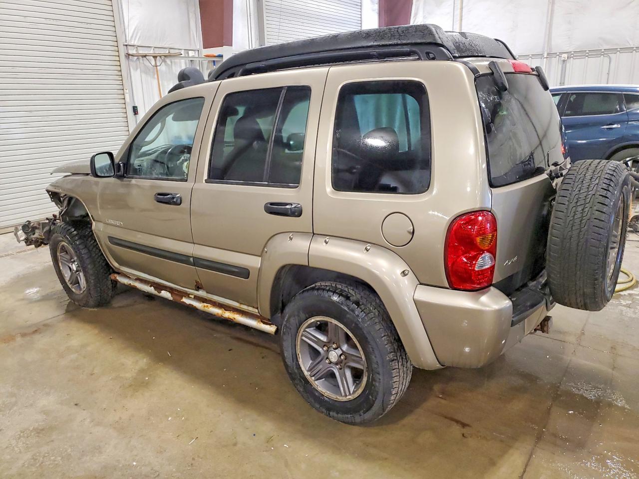 JEEP LIBERTY 2004 — 3