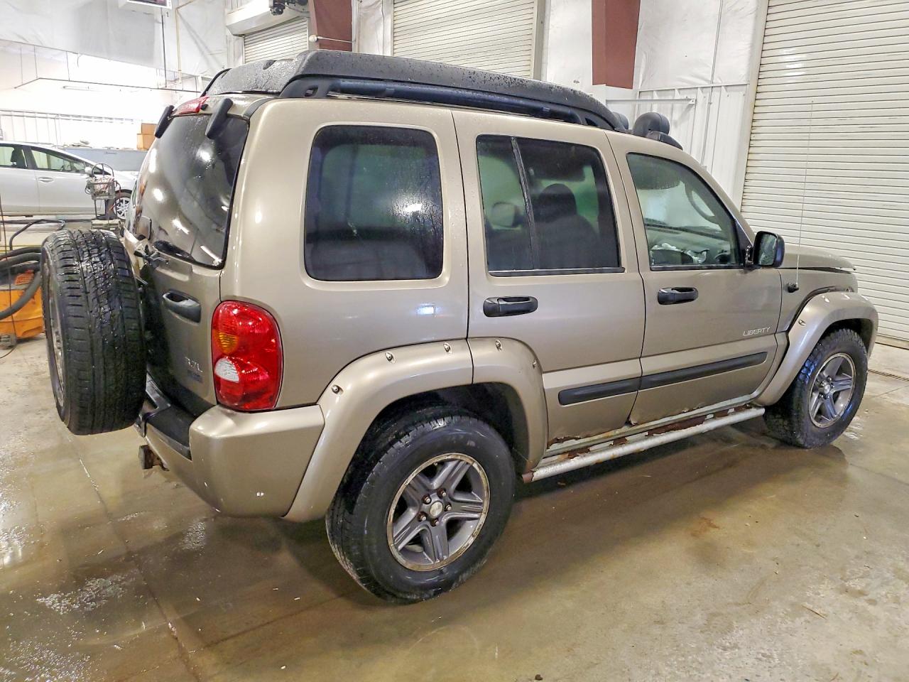 JEEP LIBERTY 2004 — 4