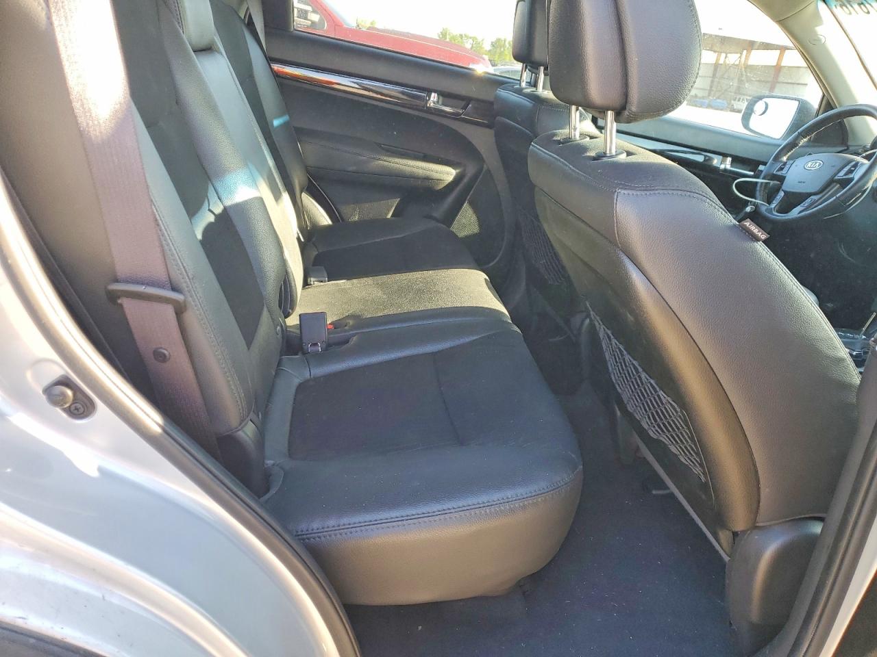 KIA SORENTO 2012 — 12
