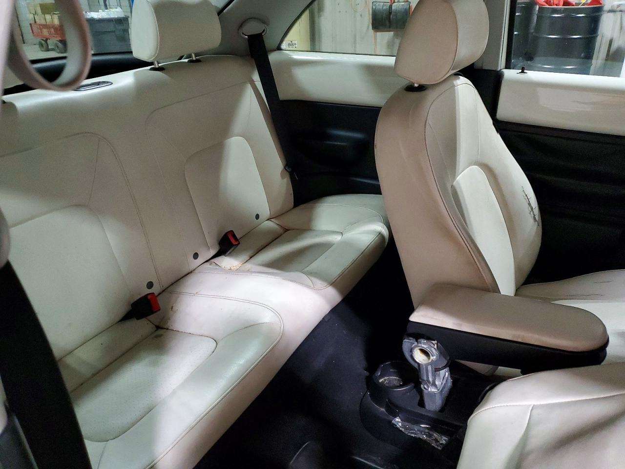 VOLKSWAGEN NEW BEETLE 2008 — 11