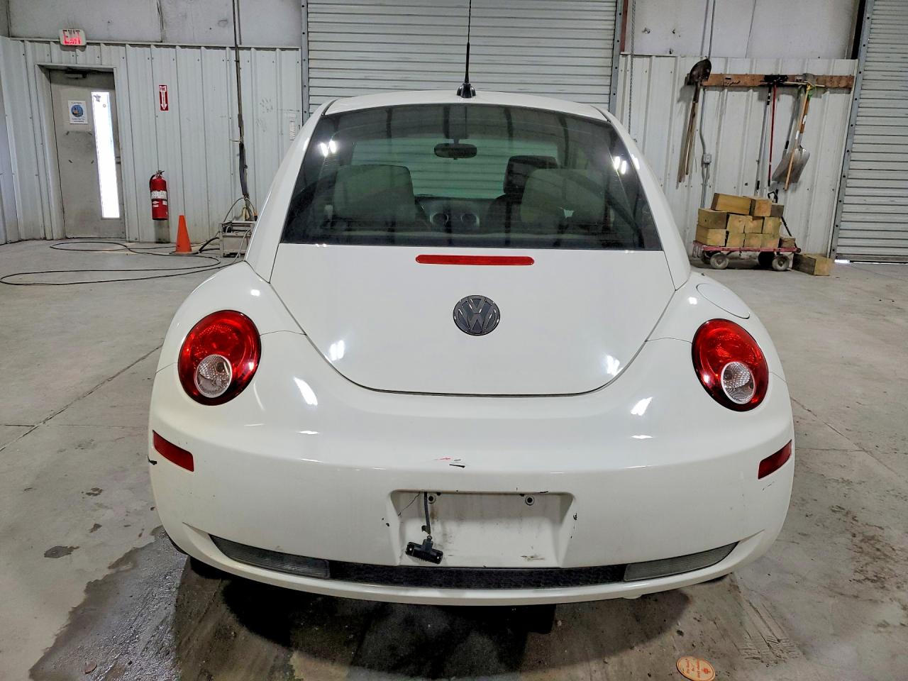 VOLKSWAGEN NEW BEETLE 2008 — 7