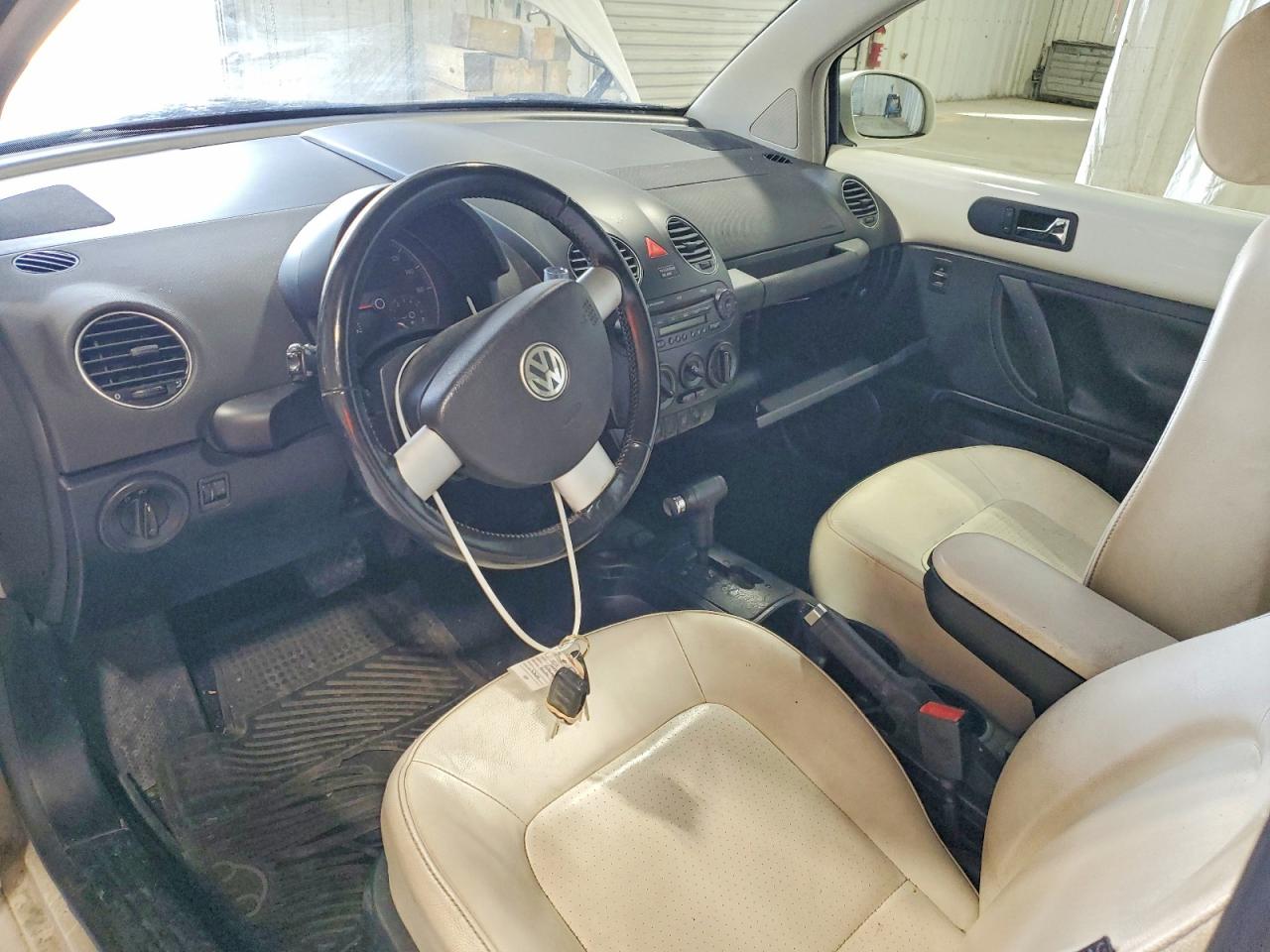 VOLKSWAGEN NEW BEETLE 2008 — 9