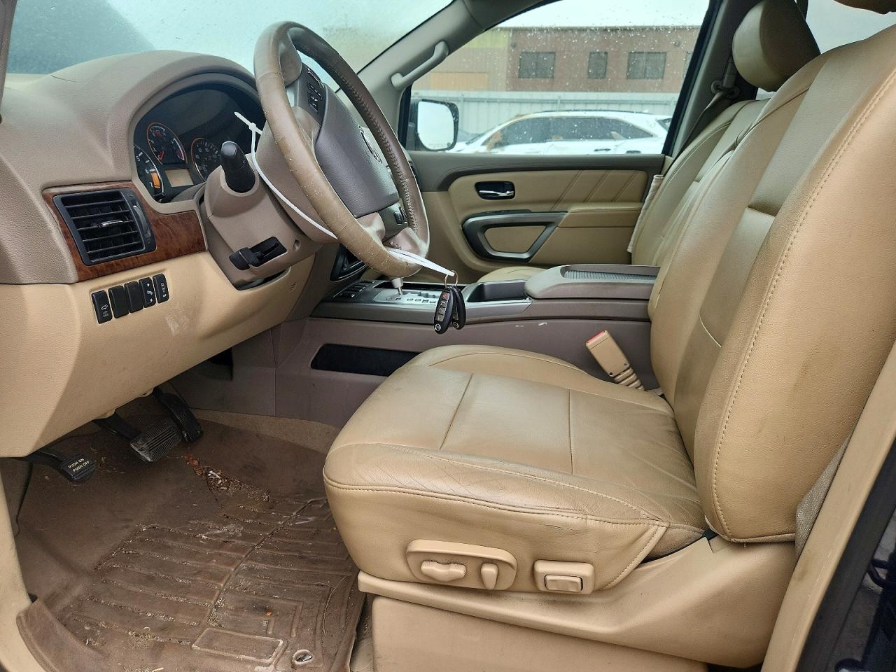 NISSAN ARMADA 2015 — 8