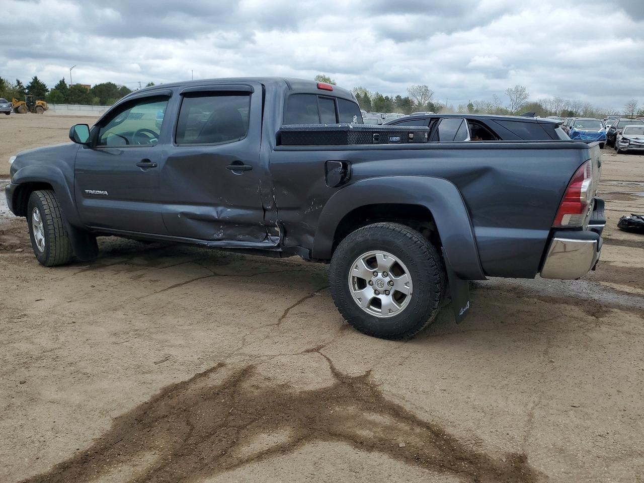 TOYOTA TACOMA 2013 — 3