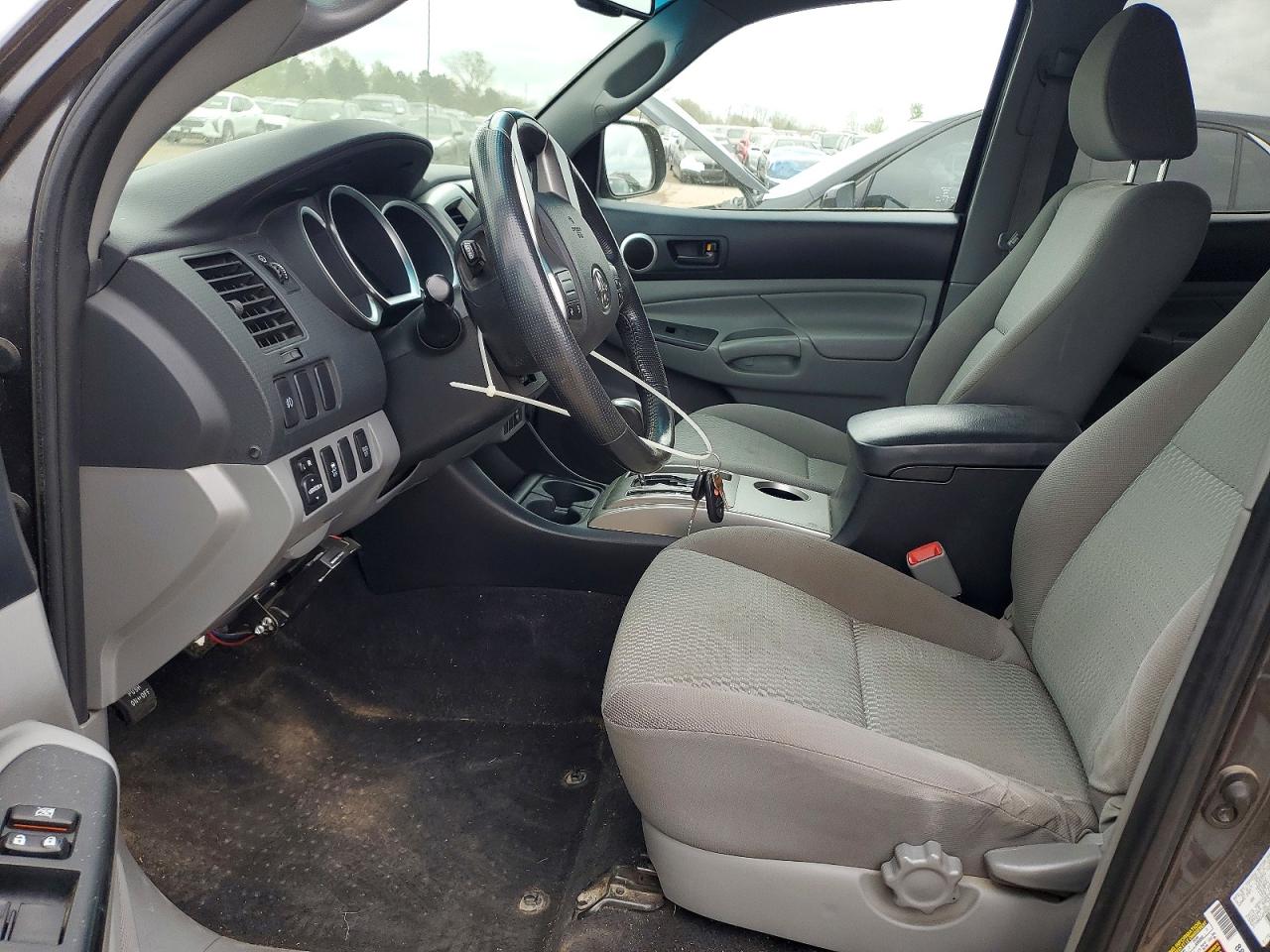 TOYOTA TACOMA 2013 — 8