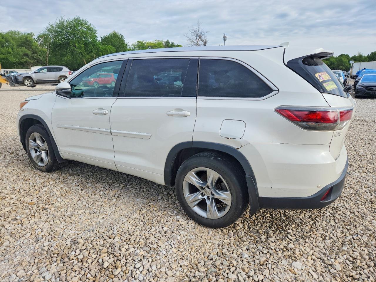 TOYOTA HIGHLANDER 2014 — 3