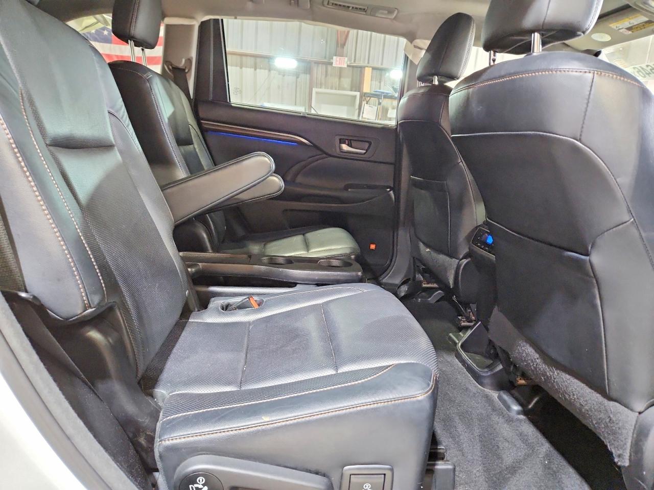 TOYOTA HIGHLANDER 2014 — 12