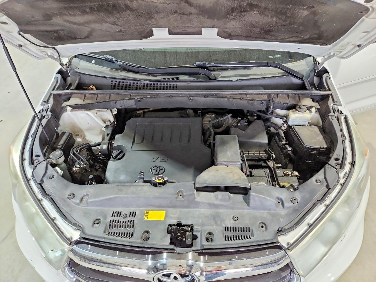 TOYOTA HIGHLANDER 2014 — 13