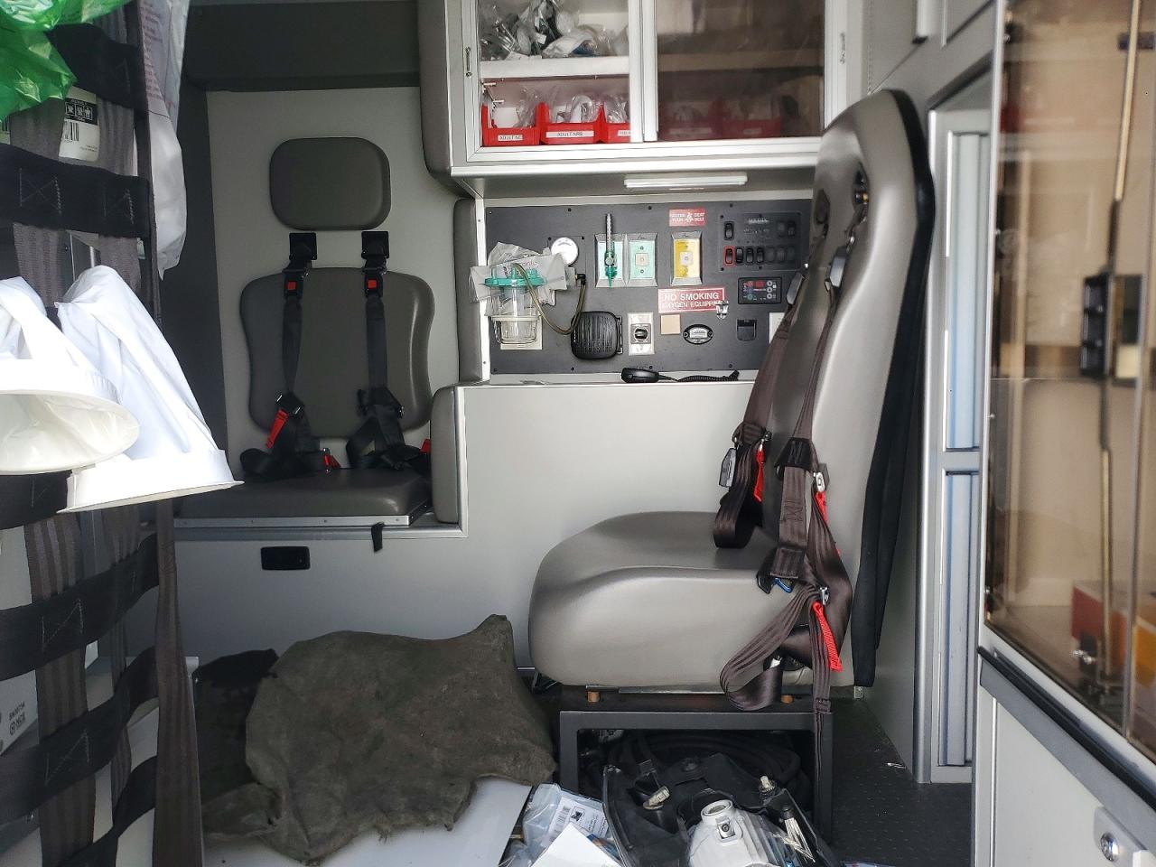 FORD E-350 2019 — 11