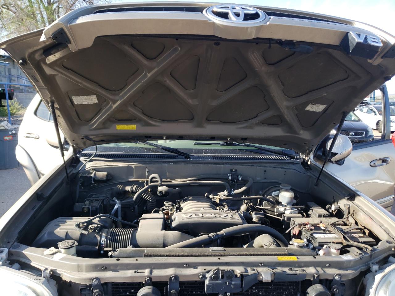 TOYOTA SEQUOIA 2005 — 12
