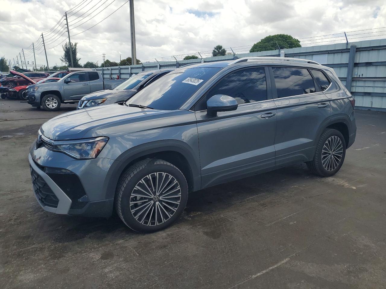 2025 VOLKSWAGEN TAOS SE