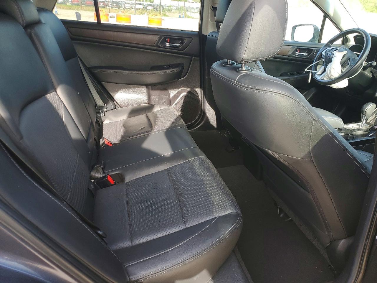 SUBARU OUTBACK 2016 — 12