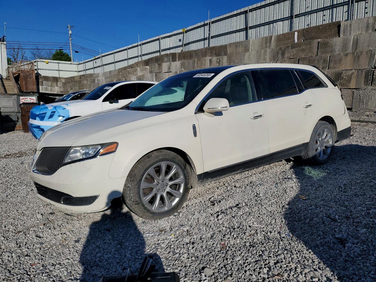 2014 LINCOLN MKT