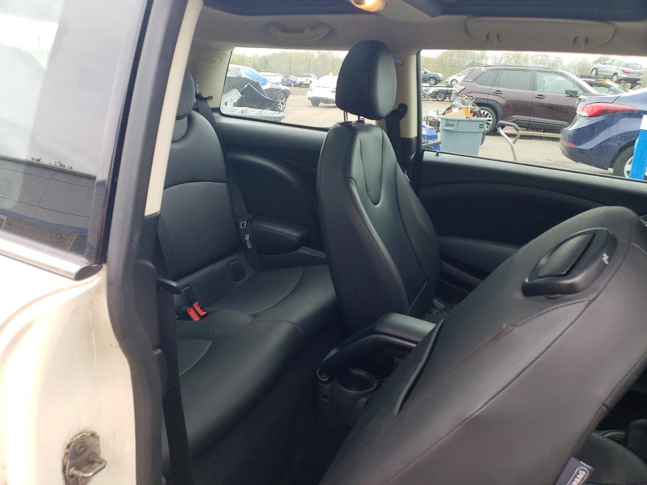 MINI COOPER 2011 — 11