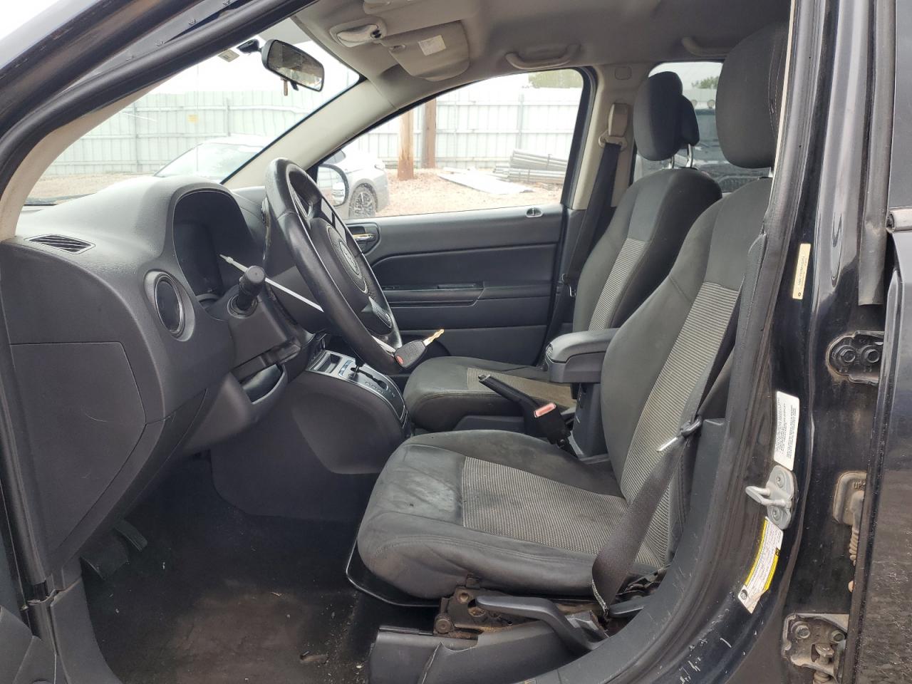 JEEP COMPASS 2011 — 8