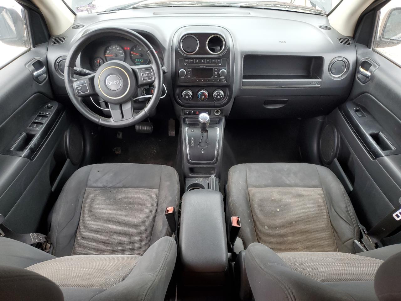 JEEP COMPASS 2011 — 9