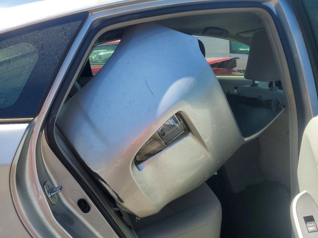 TOYOTA PRIUS 2013 — 11