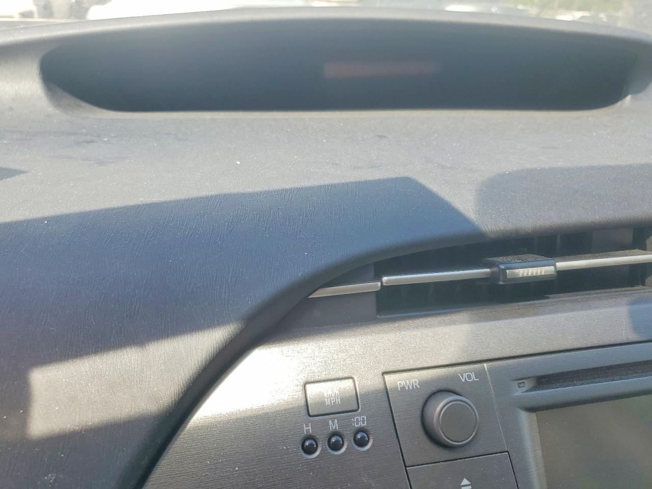 TOYOTA PRIUS 2013 — 10